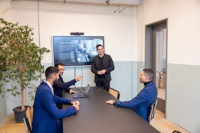 Beratungssituation im Büro